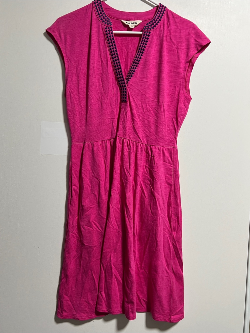 Boden May Jersey Short Dress pink & embroidered blue - Picture 5 of 8